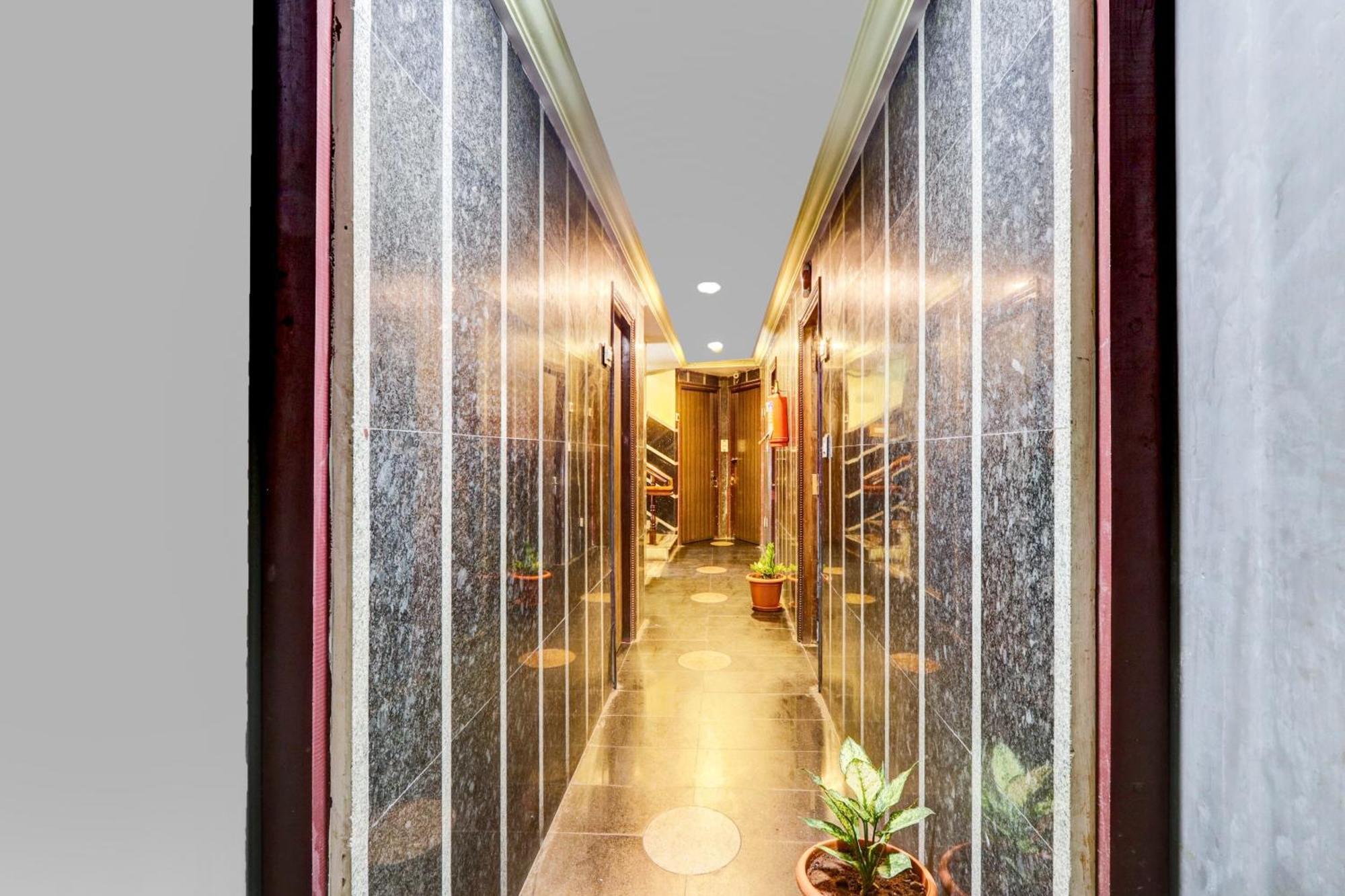 Hotel O Hanuman Pet Near Railway Station Vijayawāda Dış mekan fotoğraf