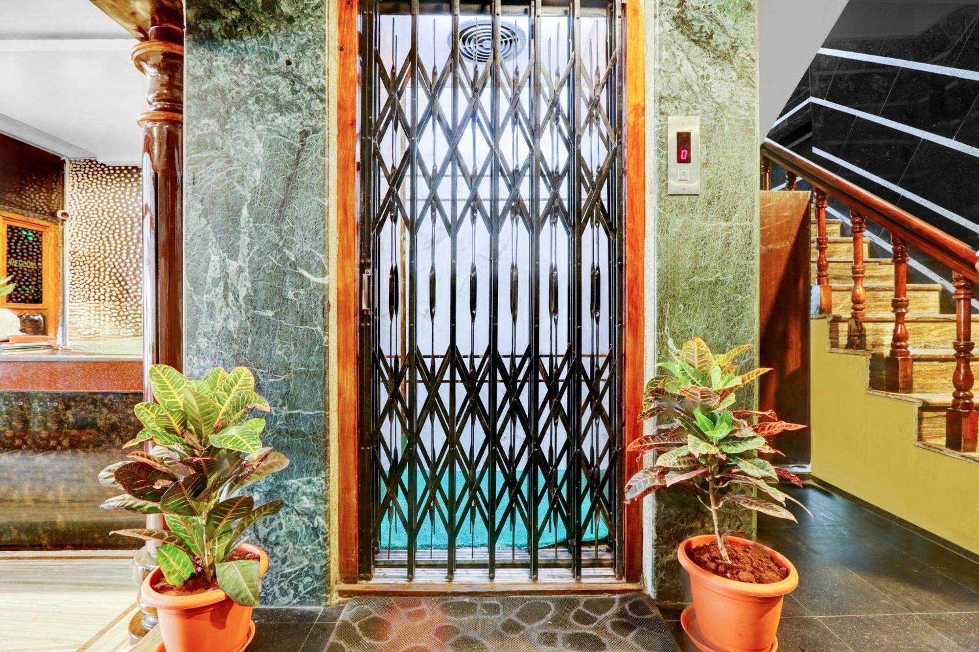 Hotel O Hanuman Pet Near Railway Station Vijayawāda Dış mekan fotoğraf